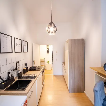 Appartement Massagesessel, King-sized Bed, Billardtisch, 2 Couches *