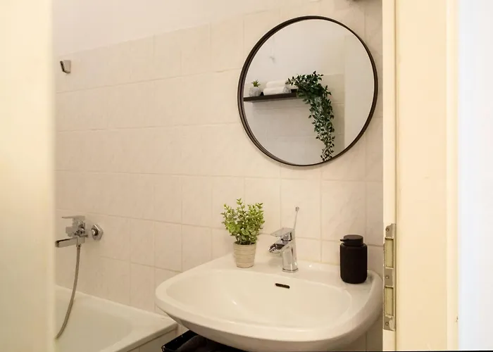 Apartamento Massagesessel, King-sized Bed, Billardtisch, 2 Couches Berlín